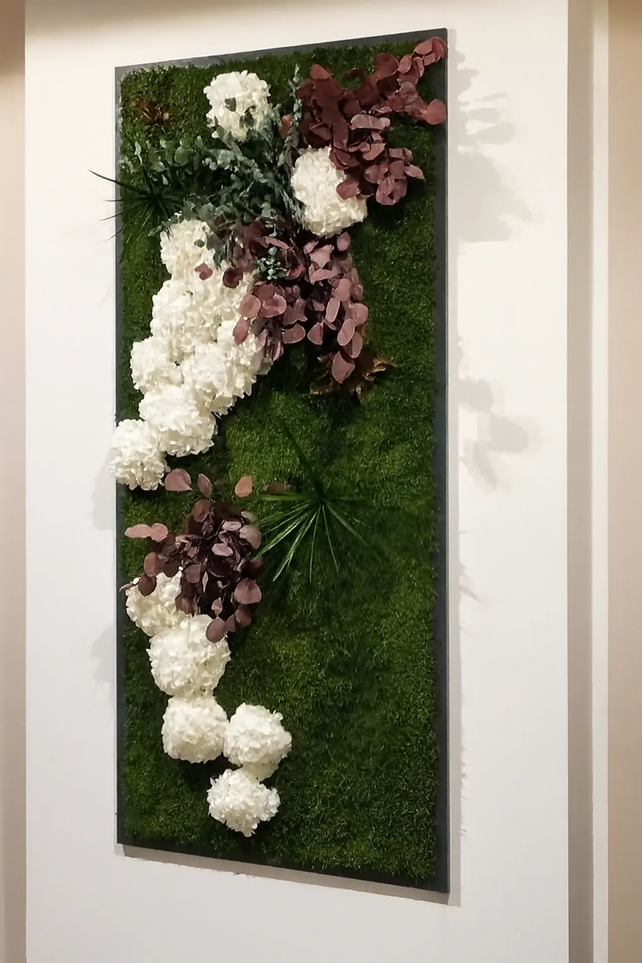 Moosbild Designmoosbild Weiss Bordeaux — Moosbilder von MOOSMOOS